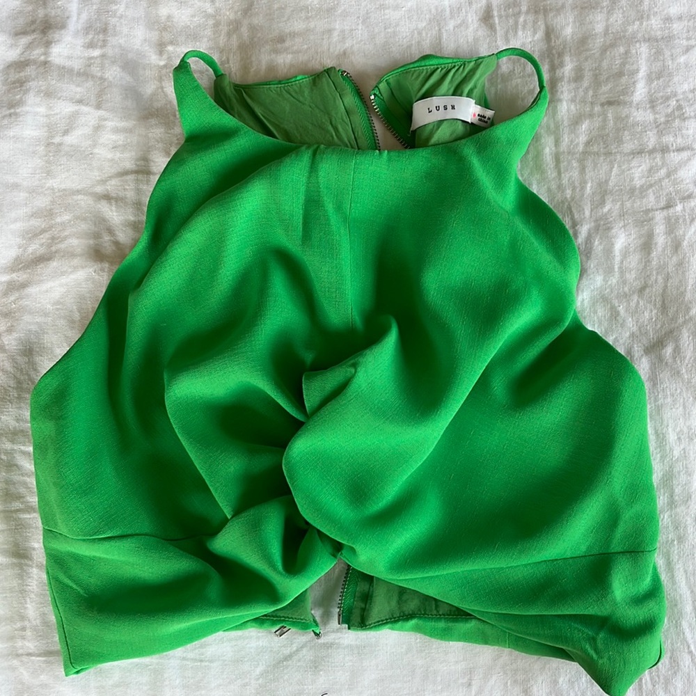 Green cropped top